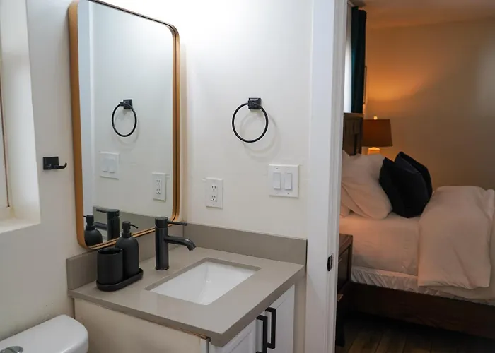Cozy Retreat / Near Gcu, Uptown Phx Apartment