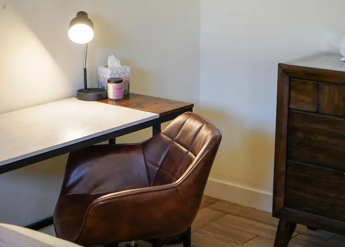 Apartment Cozy Retreat / Near Gcu, Uptown Phx