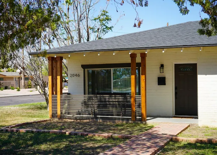 Cozy Retreat / Near Gcu, Uptown Phx Apartment *